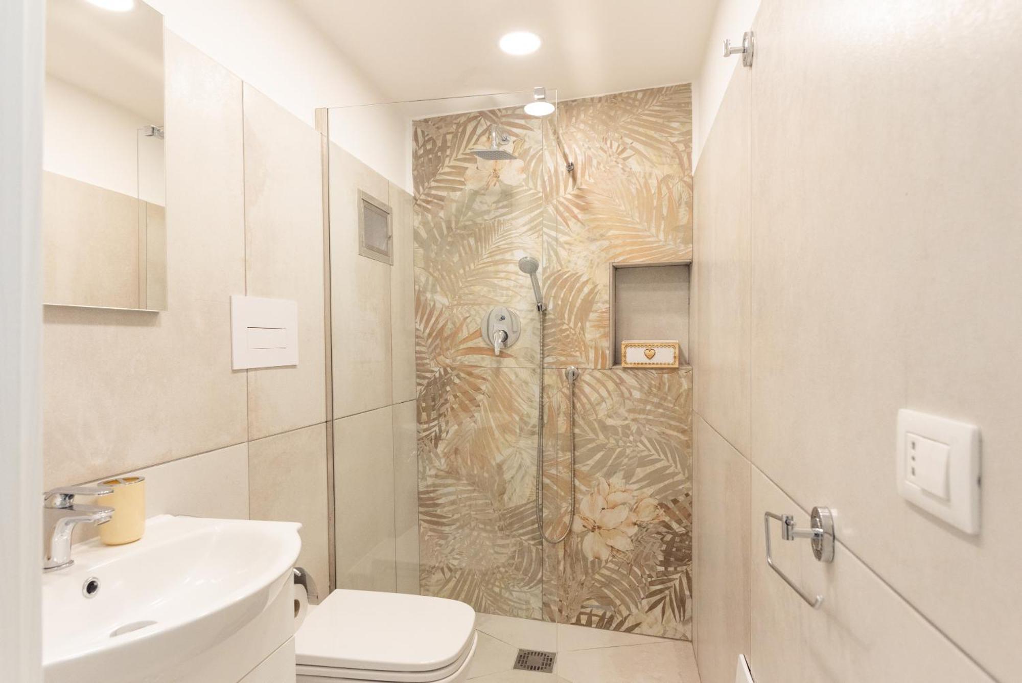 Apartamento House Benedetta Centro Di Napoli Exterior foto